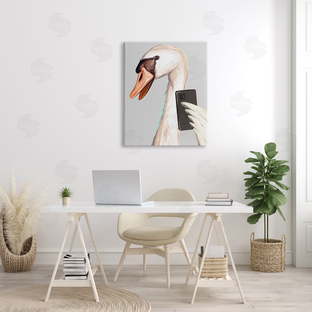 Ziwei Li Funny Swan Bird Smiling Selfie