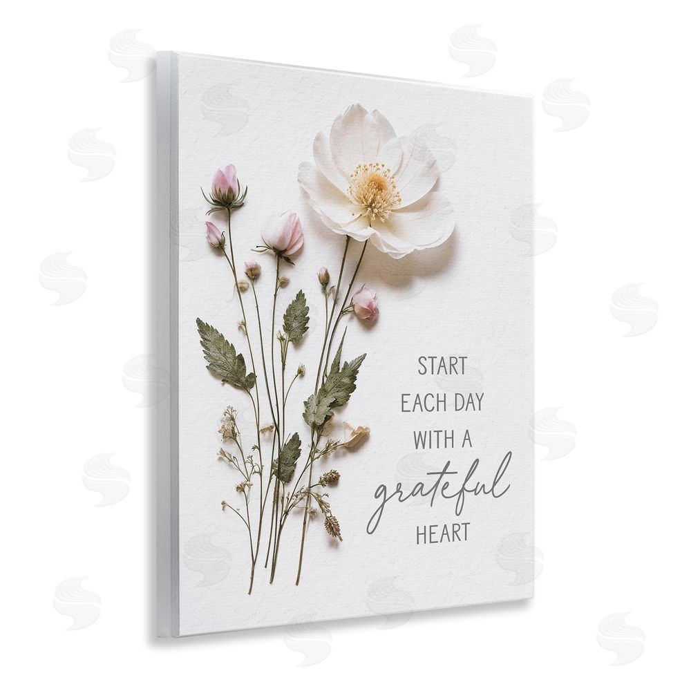 Lettered and Lined Grateful Heart Pressed Flowers Wooden Wall Plaque Art Print