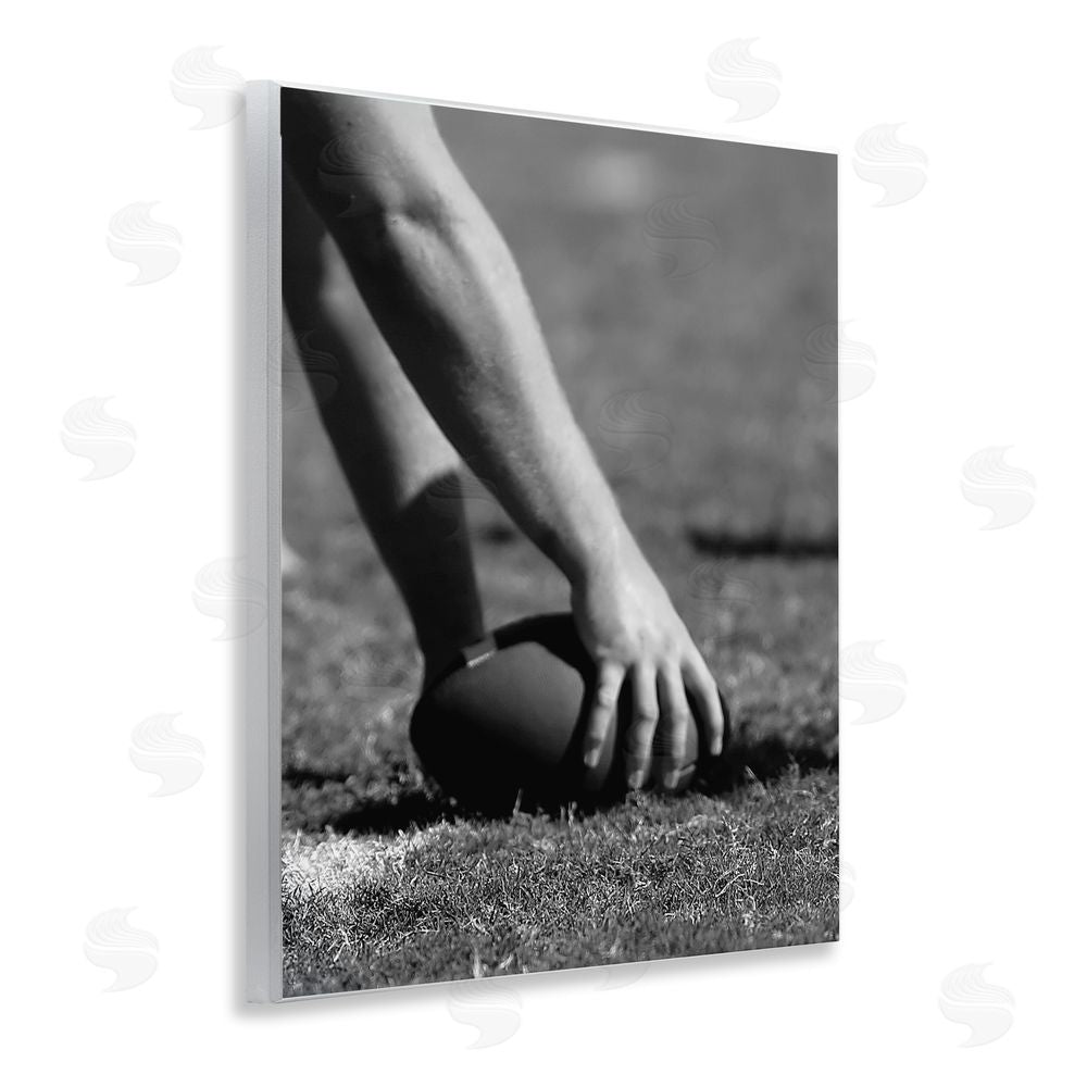Marcus Prime Football Hike in Action Wooden Wall Plaque Art Print