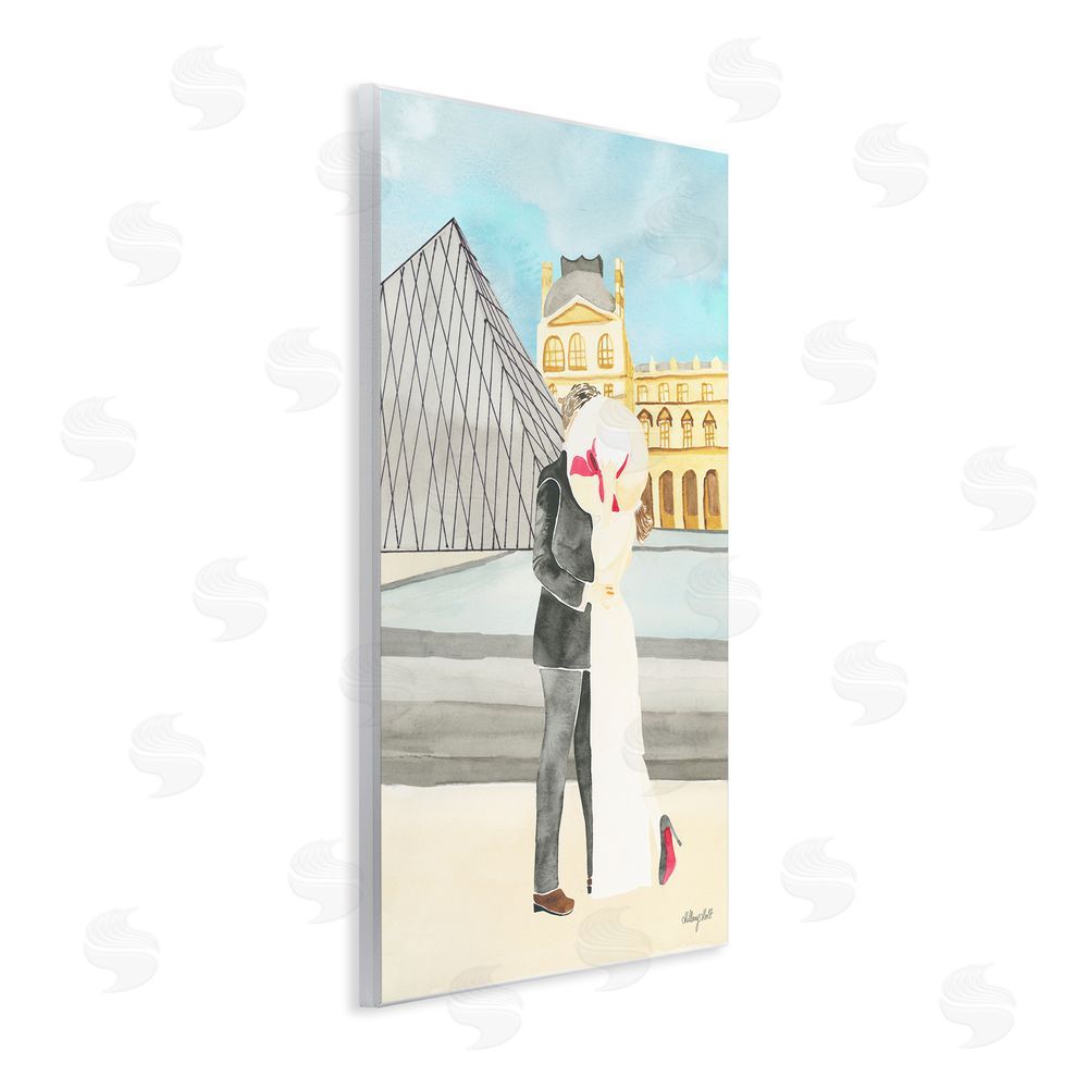 Hillary Holt Couple Embrace At The Louvre Wooden Wall Plaque Art Print