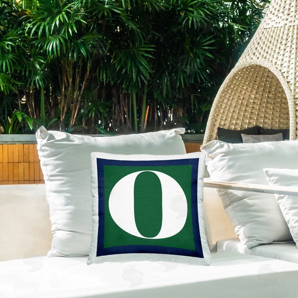 Stupell Studio Green O Alphabet Letter Outdoor Quick-Dry Polyester Printed Throw Pillow in Back Yard