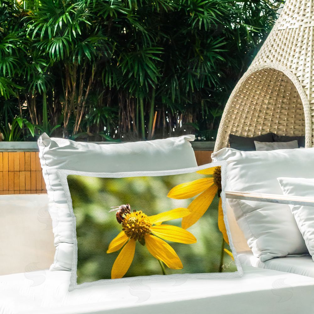 Nick Saez Bee on Daisies Outdoor Quick-Dry Polyester Printed Throw Pillow in Back Yard