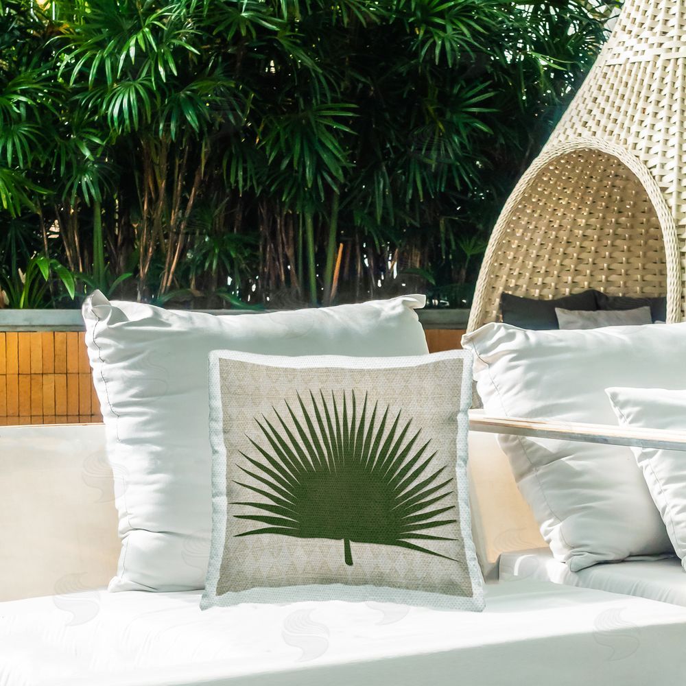 Susan Jill Fan Palm Patterned Outdoor Quick-Dry Polyester Printed Throw Pillow in Back Yard