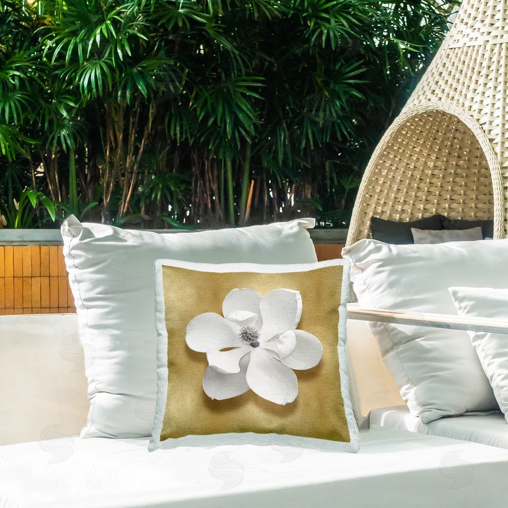 Caroline Kelly Glam & White Flower Outdoor Quick-Dry Polyester Printed Throw Pillow in Back Yard