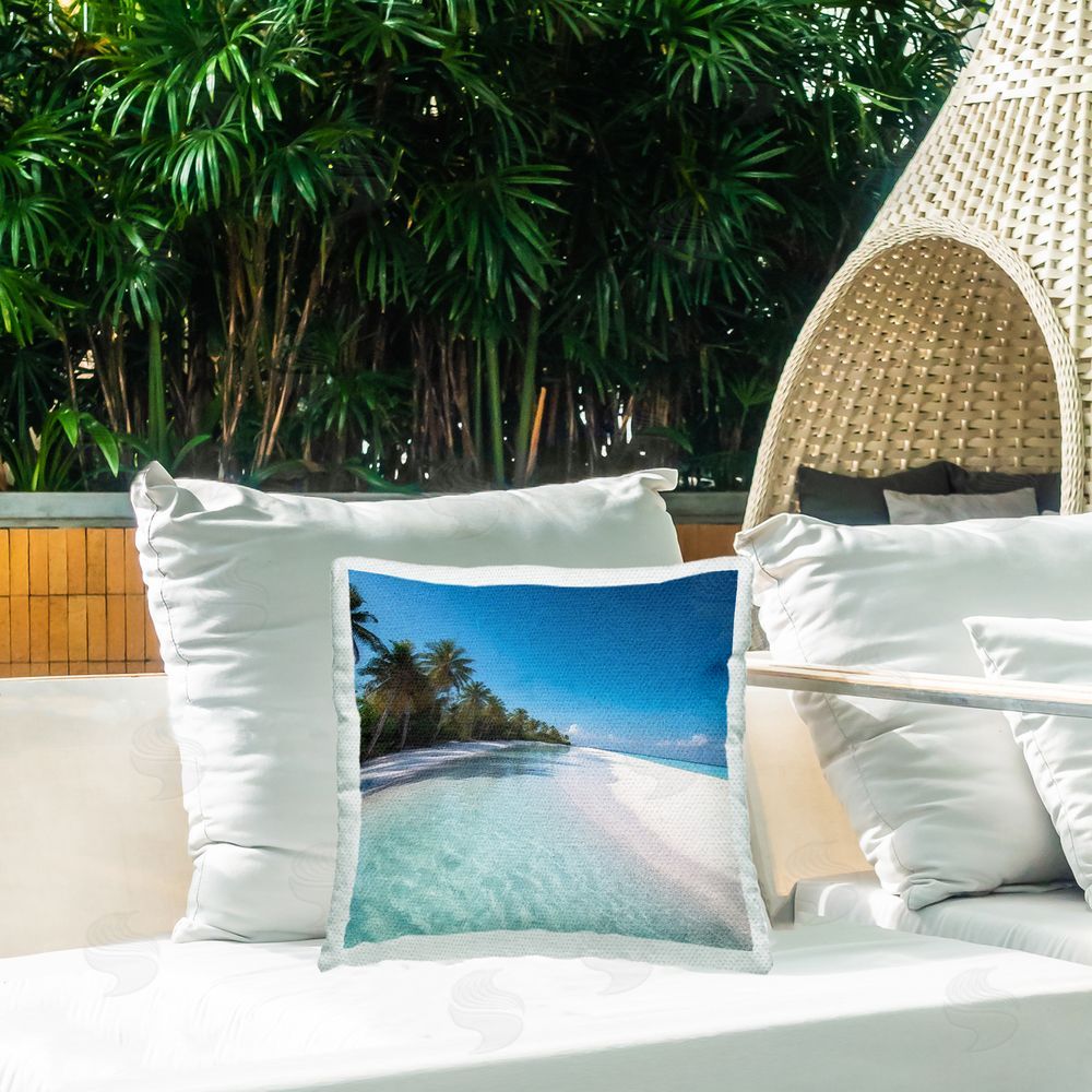 Riley B Tropical Sea View Outdoor Quick-Dry Polyester Printed Throw Pillow in Back Yard