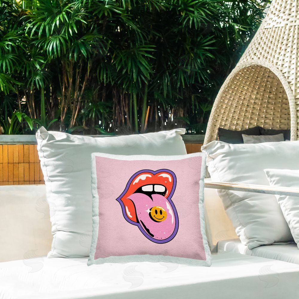 House of Lulu Lips & Tongue Music Symbol Outdoor Quick-Dry Polyester Printed Throw Pillow in Back Yard