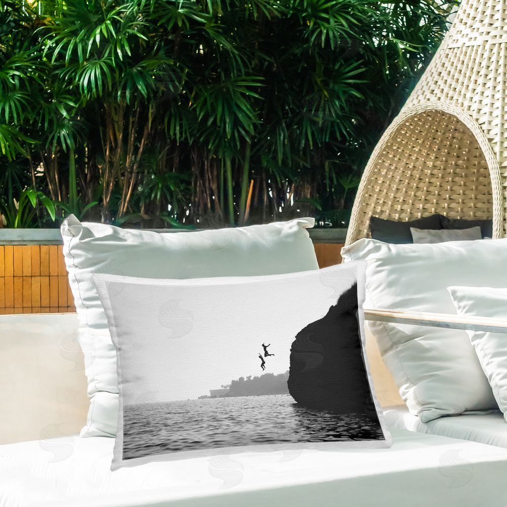 Sisi and Seb Summer Sea Diving Outdoor Quick-Dry Polyester Printed Throw Pillow in Back Yard