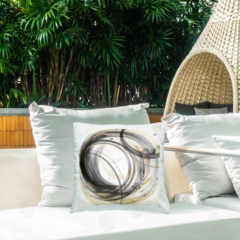 Nan Layered Grey Circles Outdoor Quick-Dry Polyester Printed Throw Pillow in Back Yard