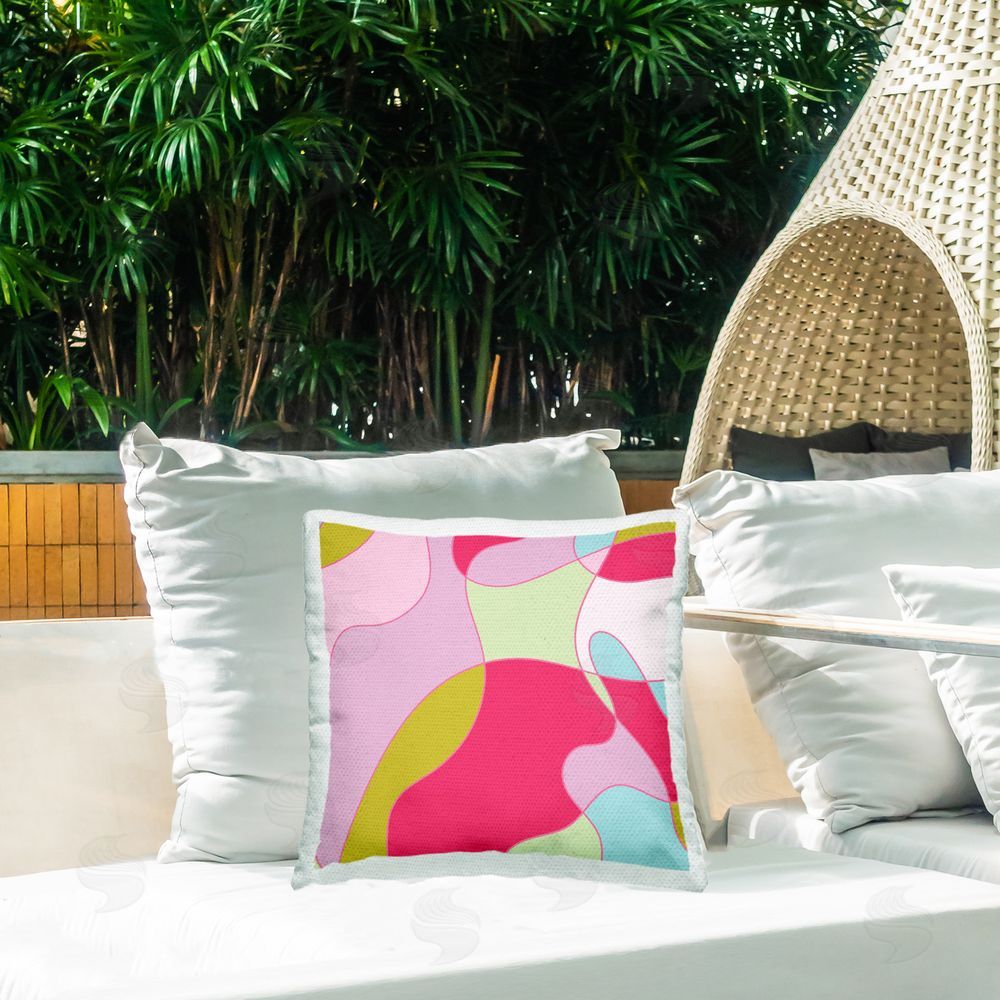 Stupell Studio Curved Shapes Pattern Outdoor Quick-Dry Polyester Printed Throw Pillow in Back Yard