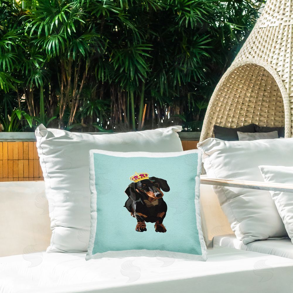 Amelia Noyes Crowned Royal Dachshund Outdoor Quick-Dry Polyester Printed Throw Pillow in Back Yard