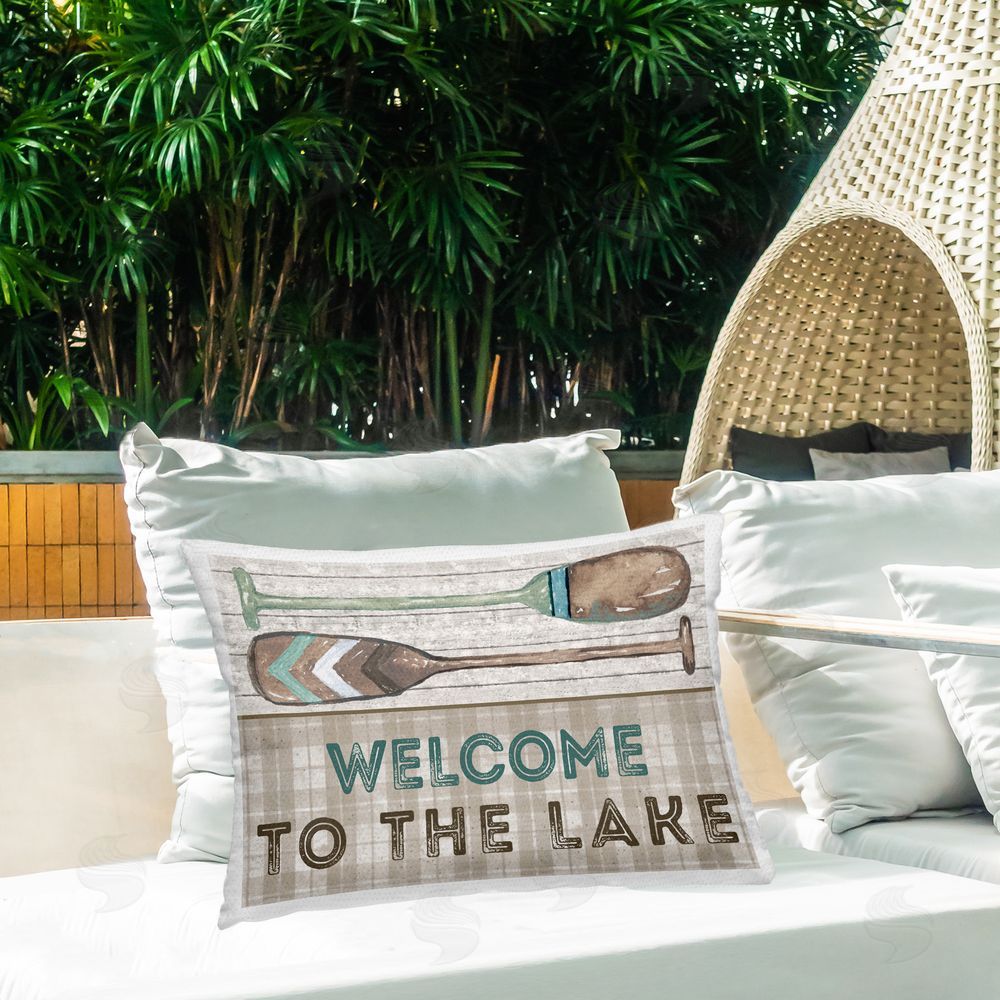 Elizabeth Medley Rustic Welcome Lake Oars Outdoor Quick-Dry Polyester Printed Throw Pillow in Back Yard