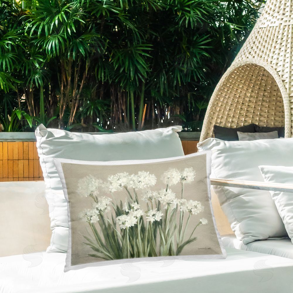 Danhui Nai Snowy Floral Paperwhites Outdoor Quick-Dry Polyester Printed Throw Pillow in Back Yard