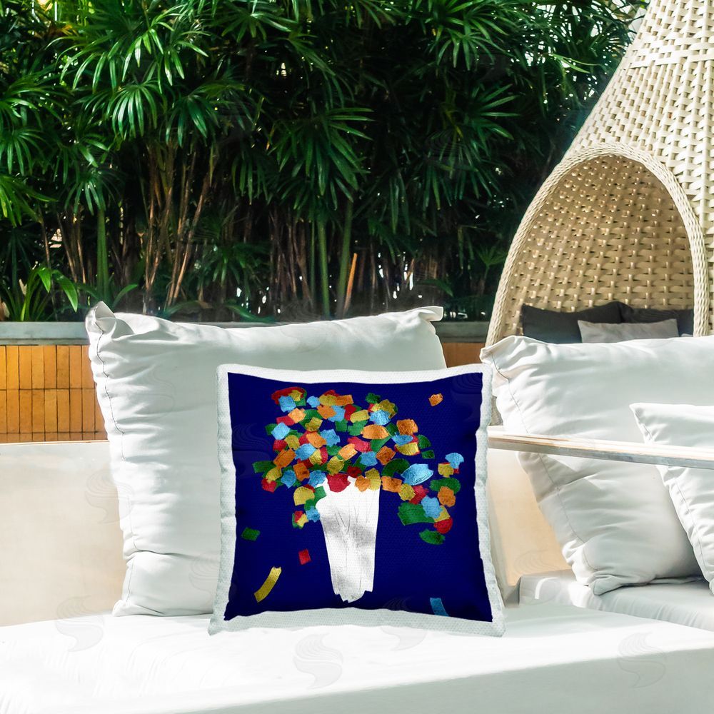 Bellassai Art Abstract Flower Vase Outdoor Quick-Dry Polyester Printed Throw Pillow in Back Yard