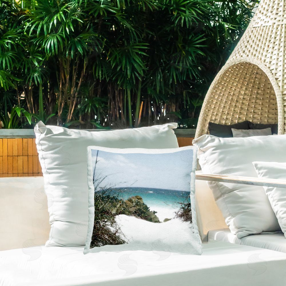Noah Bay Dune Bank Beach Outdoor Quick-Dry Polyester Printed Throw Pillow in Back Yard