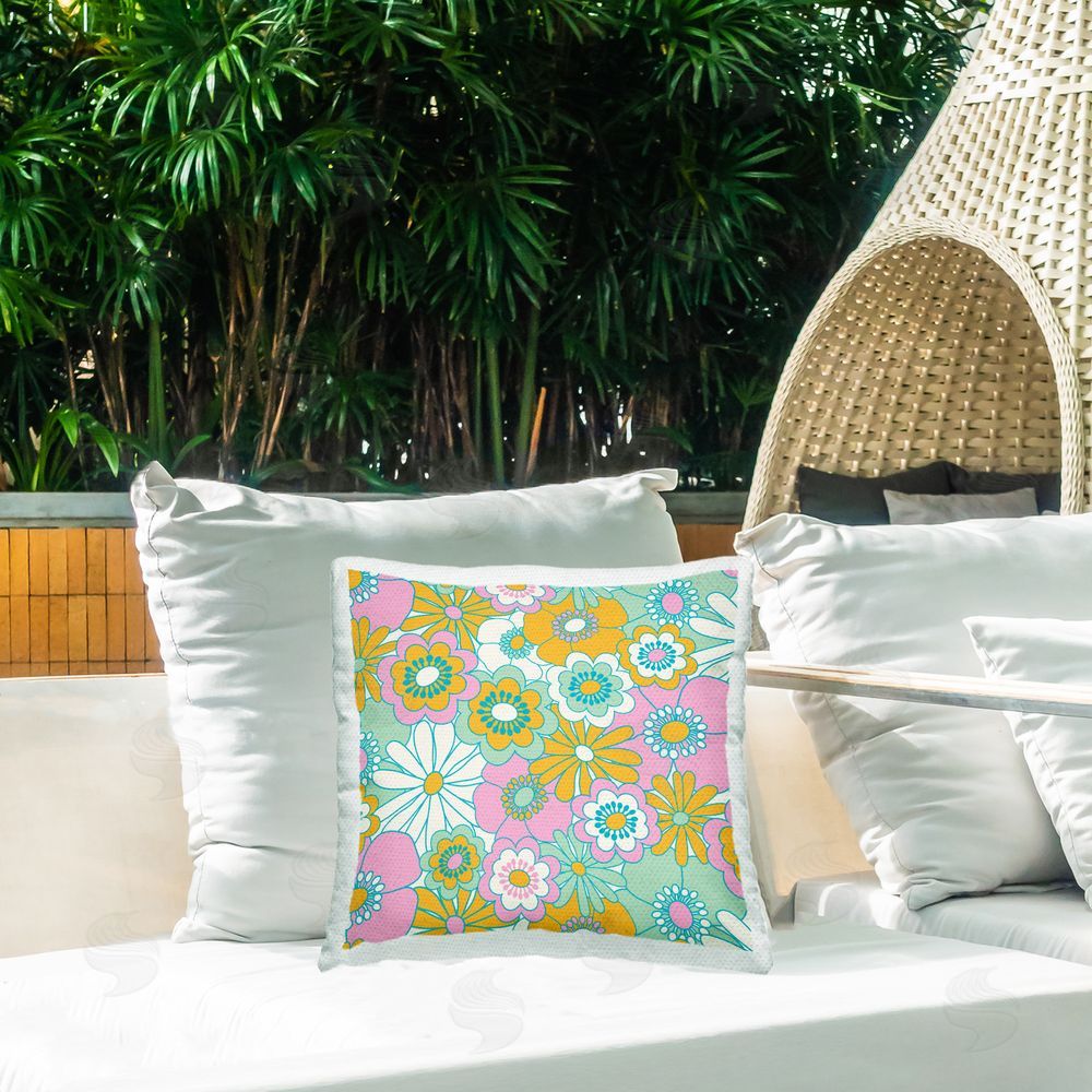 Carrie Cantwell Avant Garden Florals Outdoor Quick-Dry Polyester Printed Throw Pillow in Back Yard