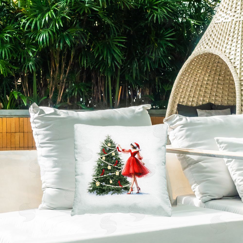 Amanda Greenwood Holiday Tree Glam Accessories Outdoor Quick-Dry Polyester Printed Throw Pillow in Back Yard