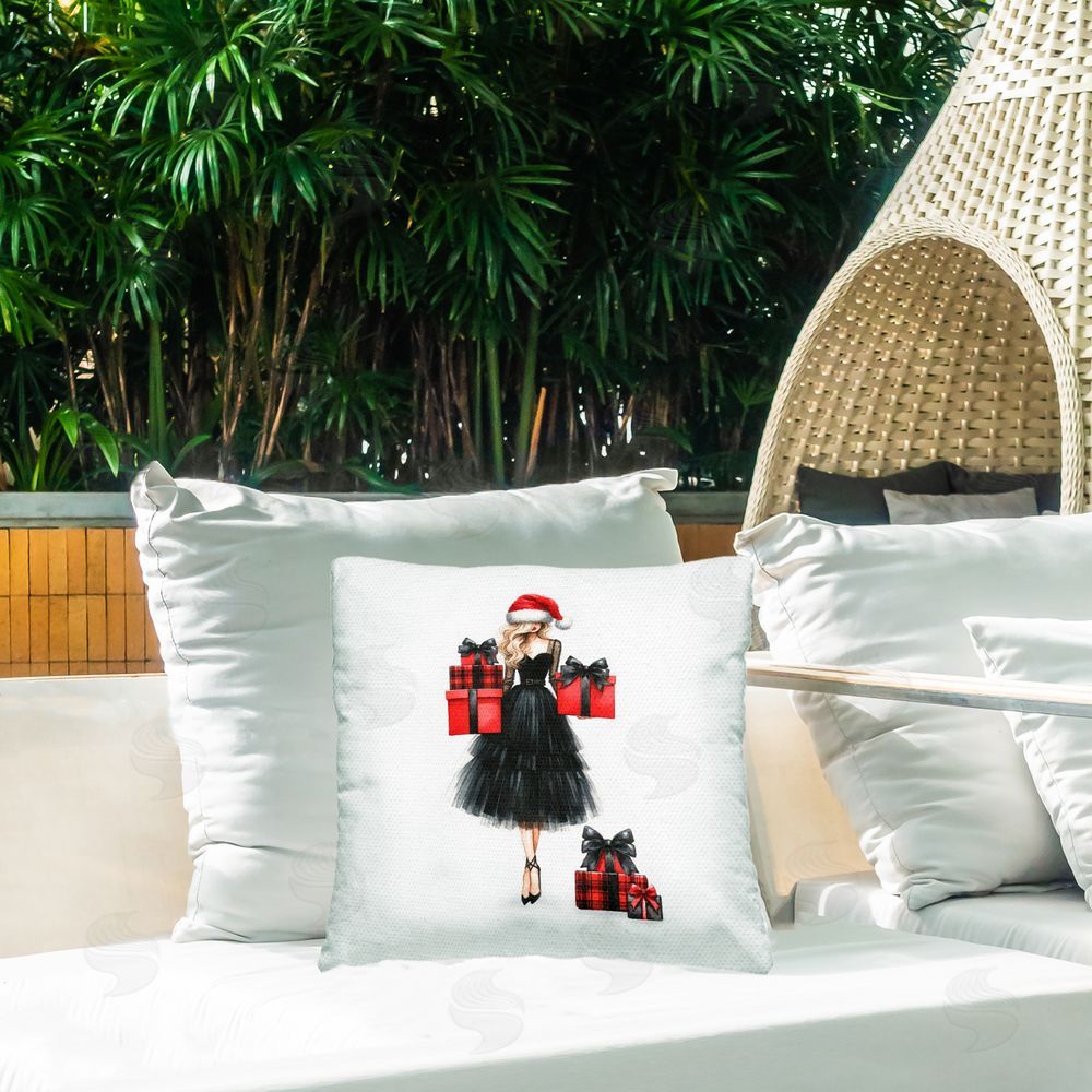 Amanda Greenwood Fashionable Holiday Shopping Outdoor Quick-Dry Polyester Printed Throw Pillow in Back Yard