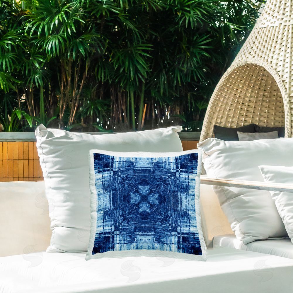 El Perkin Linear Geometric Pattern Outdoor Quick-Dry Polyester Printed Throw Pillow in Back Yard