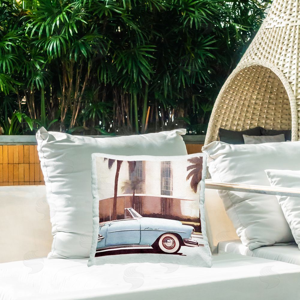 Noah Bay Tropical Café Del Mar Outdoor Quick-Dry Polyester Printed Throw Pillow in Back Yard