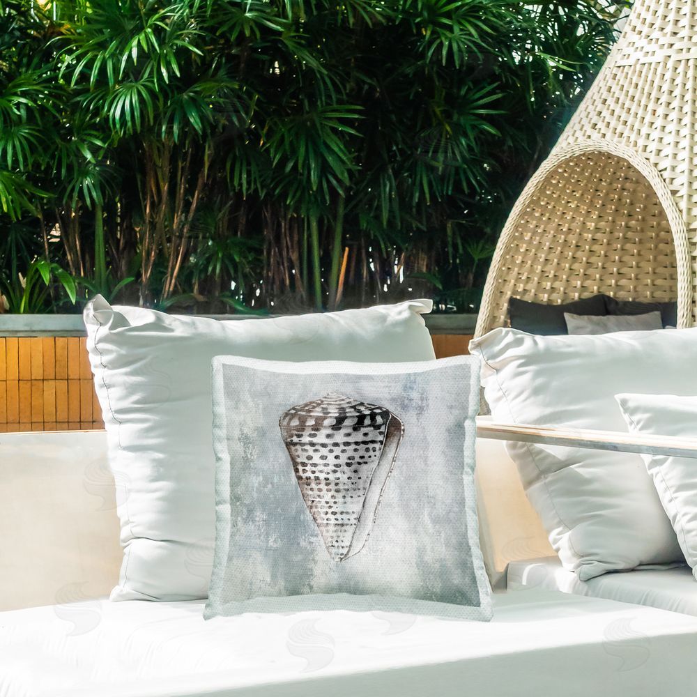 Eli Jones Organic Cowrie Shell Outdoor Quick-Dry Polyester Printed Throw Pillow in Back Yard