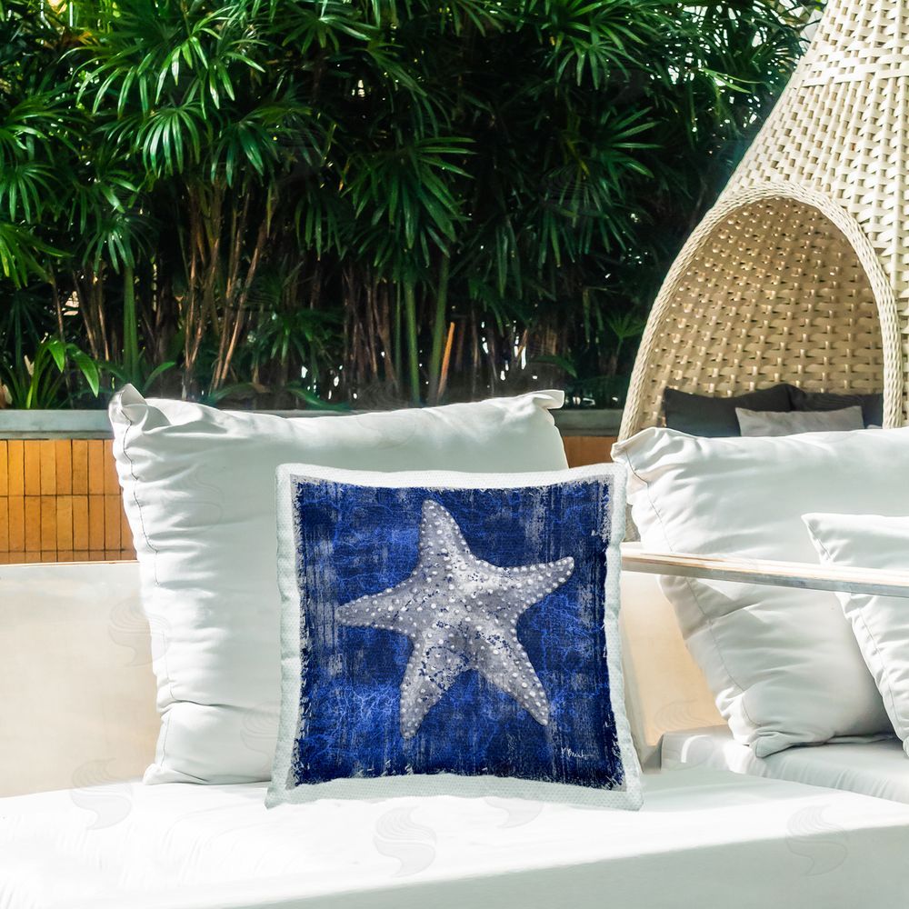 Paul Brent Rustic Indigo Starfish Outdoor Quick-Dry Polyester Printed Throw Pillow in Back Yard