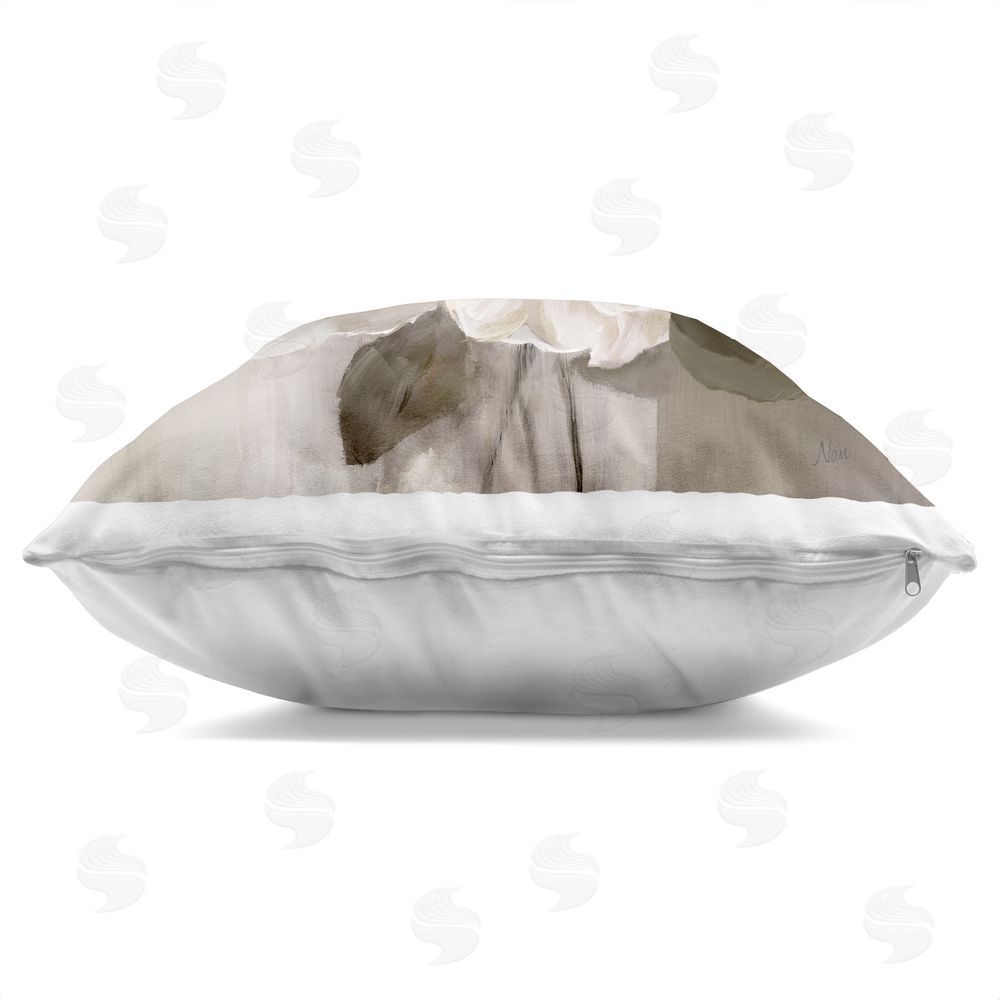 Nan Ivory Flower Bushel Indoor Plush Polyester Square Throw Pillow Zipper Detail