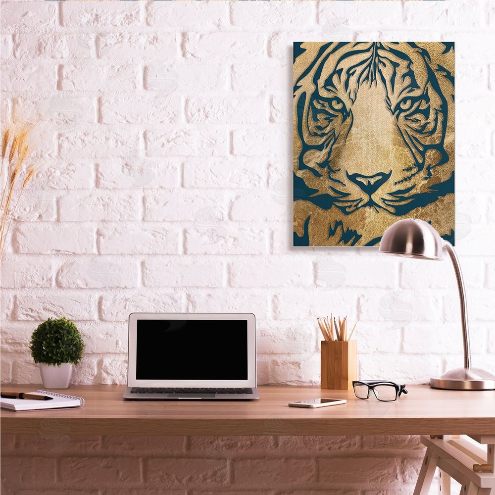 Stupell Studio Tiger Stripe Portrait Distressed Fabric Pattern