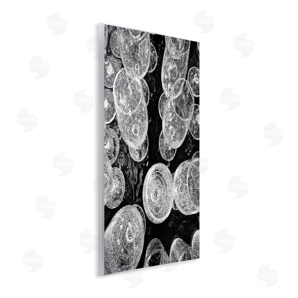 Stupell Studio Glitzy Wine Glasses Wall Plaque Art Print