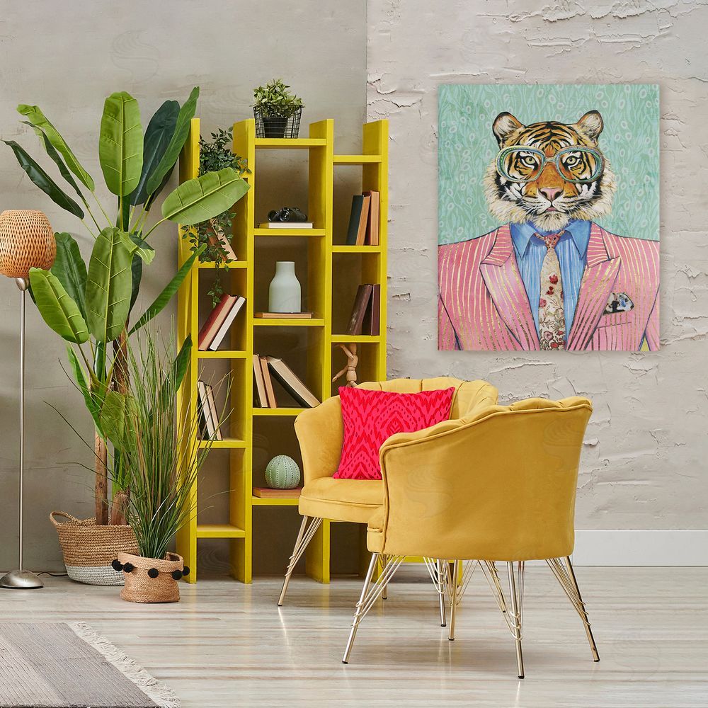 Svetlana Aleynikova Sharp Tiger Outfit 