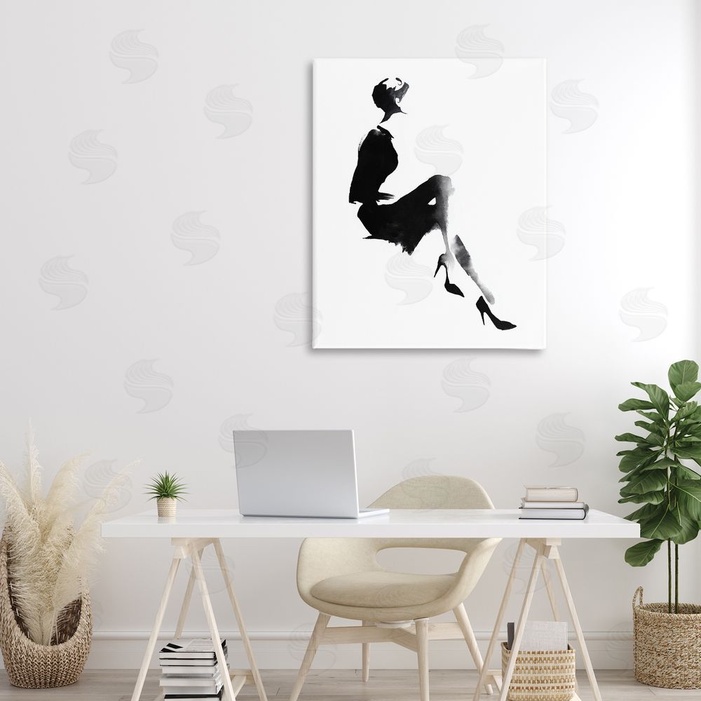Svetlana Aleynikova Chic Silhouette Noir 