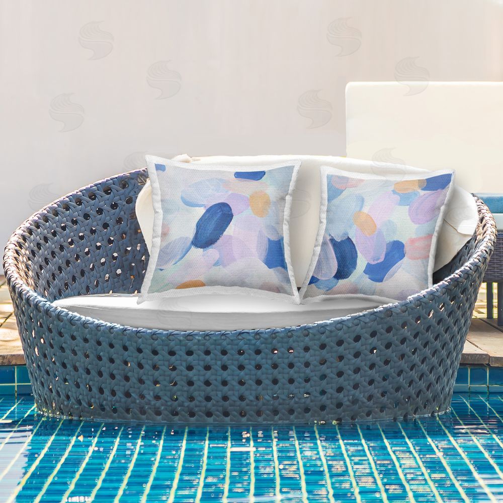 Melissa Wang Oval Lavender Blue Abstract  Outdoor Quick-Dry Polyester Printed Throw Pillow in Back Yard