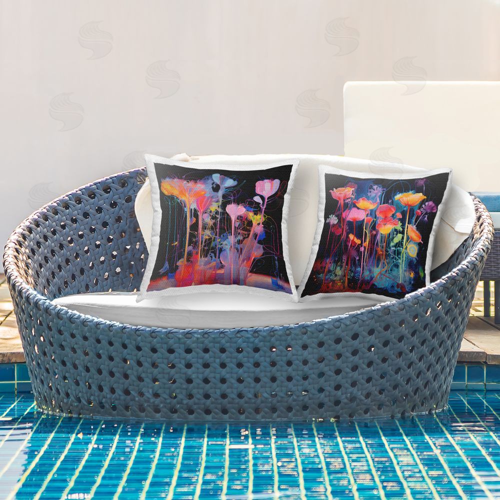 Nuk Nalandro Otherworldly Bright Blooms Outdoor Quick-Dry Polyester Printed Throw Pillow in Back Yard