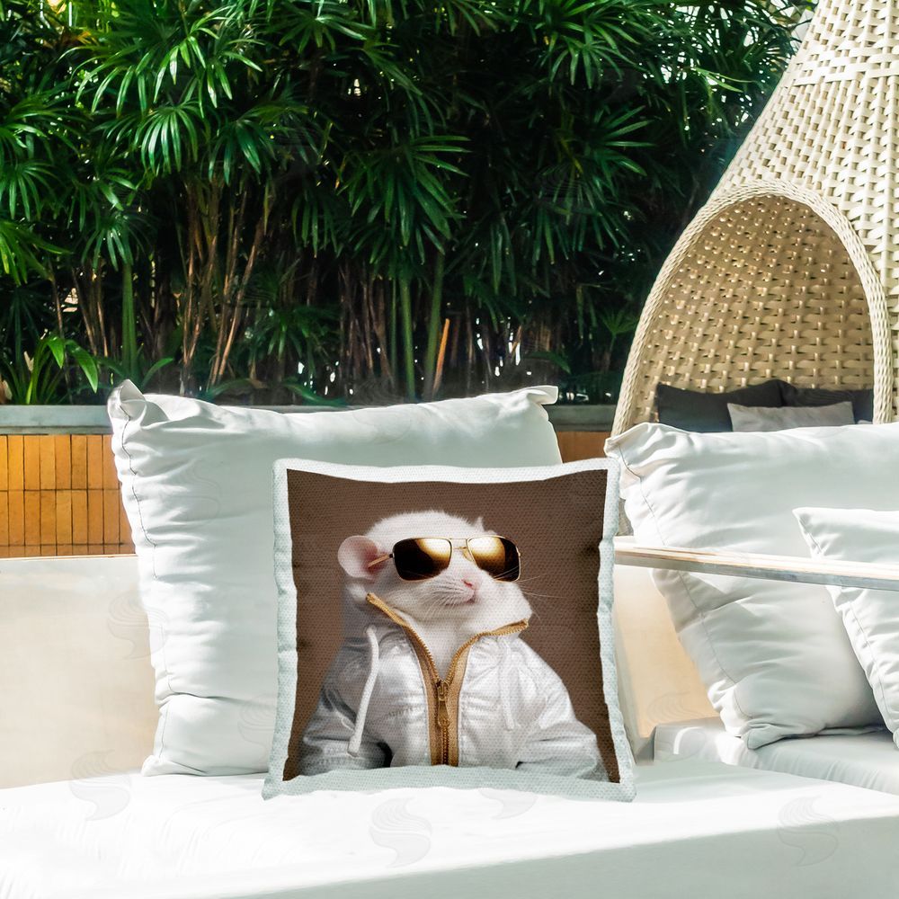 Roozbeh Stylish Glam Animal Outdoor Quick-Dry Polyester Printed Throw Pillow in Back Yard