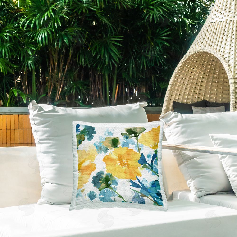 Flora Kouta Abstract Hibiscus Pattern Outdoor Quick-Dry Polyester Printed Throw Pillow in Back Yard