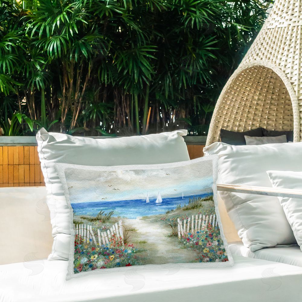 Nan Beach Flower Garden Outdoor Quick-Dry Polyester Printed Throw Pillow in Back Yard