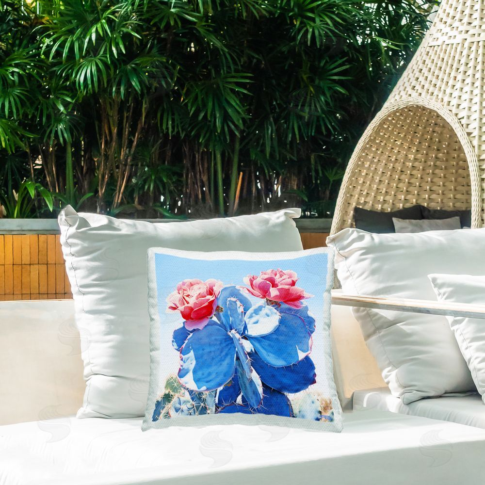 RB Blooming Cactus Roses Outdoor Quick-Dry Polyester Printed Throw Pillow in Back Yard