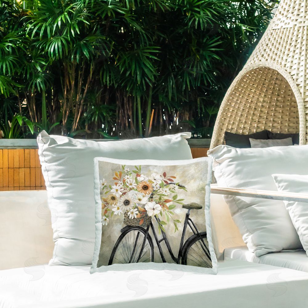 Nan Country Floral Bicycle Outdoor Quick-Dry Polyester Printed Throw Pillow in Back Yard