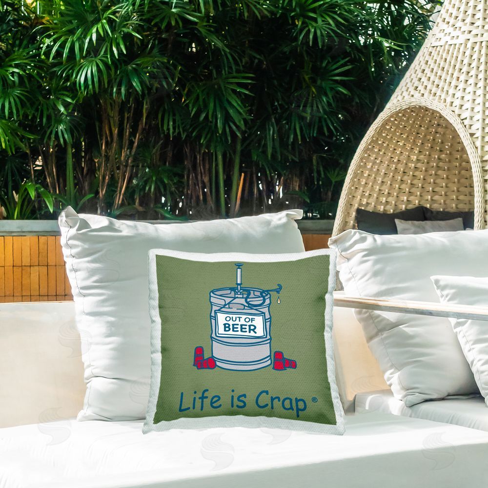 LIC Funny Empty Beer Keg Outdoor Quick-Dry Polyester Printed Throw Pillow in Back Yard