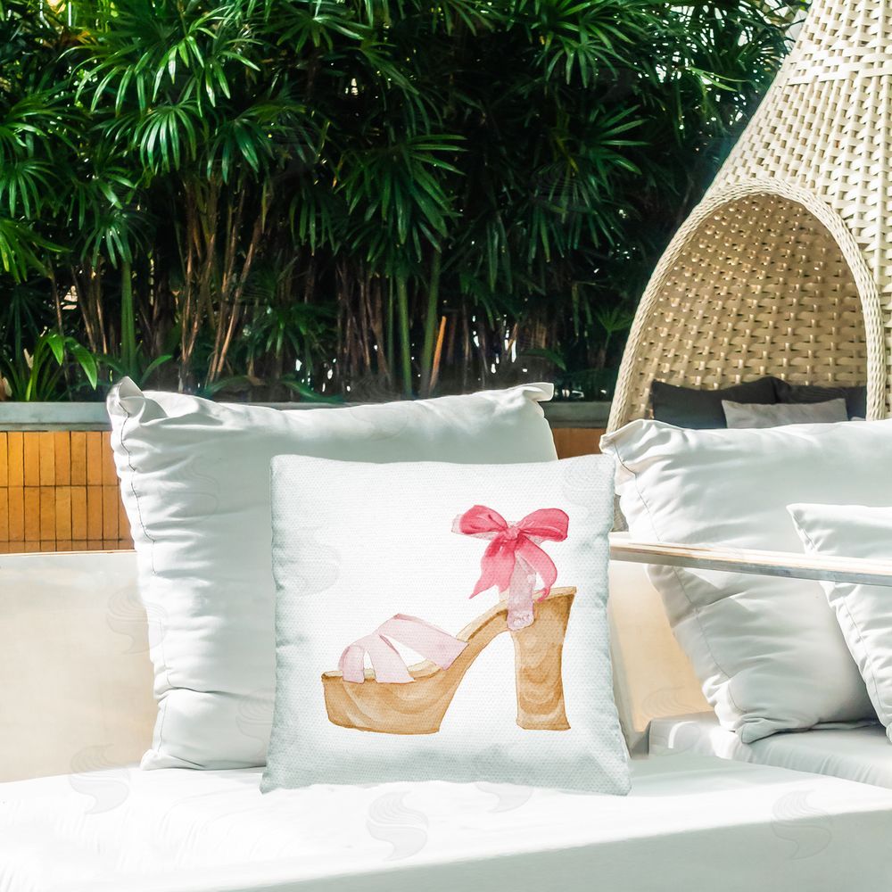 Lanie Loreth Pool Party Summer Stiletto Outdoor Quick-Dry Polyester Printed Throw Pillow in Back Yard