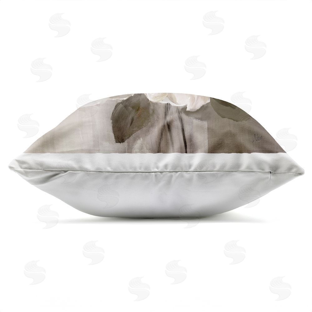 Nan Ivory Flower Bushel Outdoor Quick-Dry Polyester Square Throw Pillow Zipper Detail