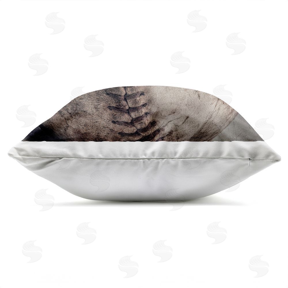 Ziwei Li Vintage Weathered Baseball Outdoor Quick-Dry Polyester Square Throw Pillow Zipper Detail
