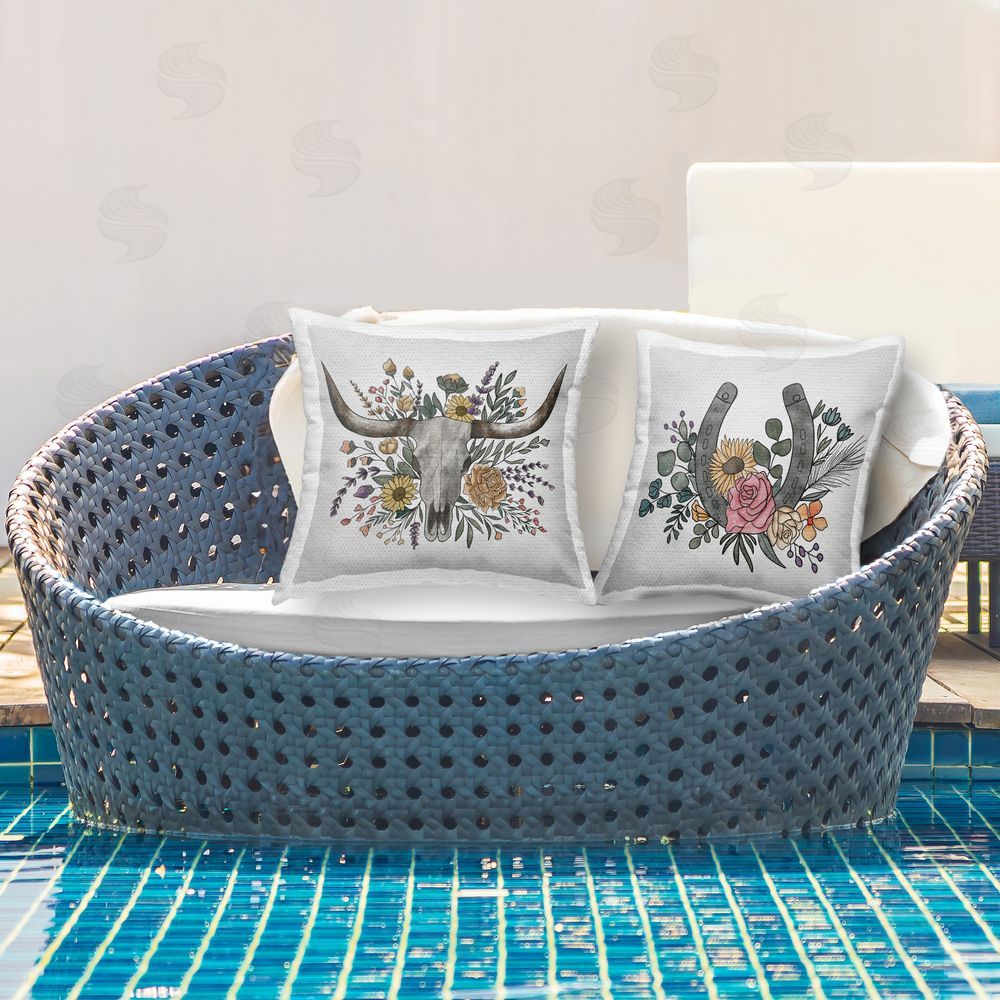 Alisha Kiara Design Boho Longhorn & Horseshoe Outdoor Quick-Dry Polyester Printed Square Pillow Set on Patio