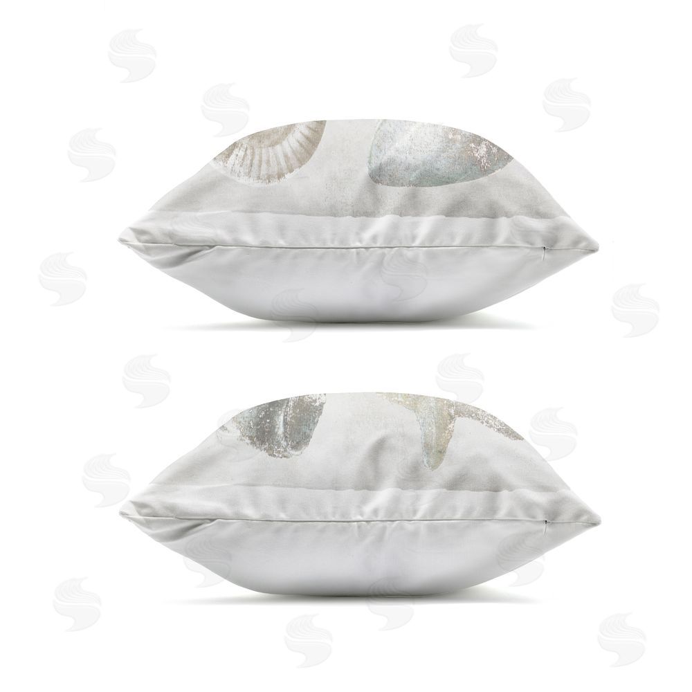 Lorenzo Collective Shoreline Treasures Seashells Collection Outdoor Quick-Dry Polyester Square Throw Pillow Zipper Detail